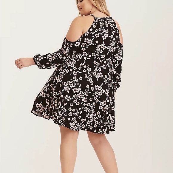 Torrid fit-and-flare dress - READ DESCRIPTION - Picture 3 of 7